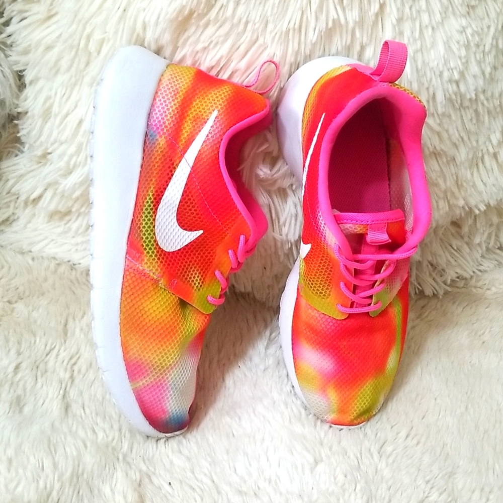 NIKE ROSHE SNEAKERS